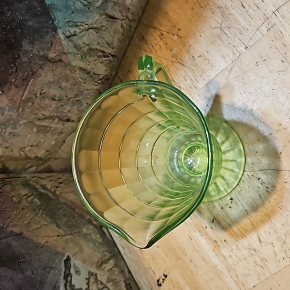 1930 Green Depression Uranium Glass Block Optic Creamer & Sugar - Picture 4 of 15